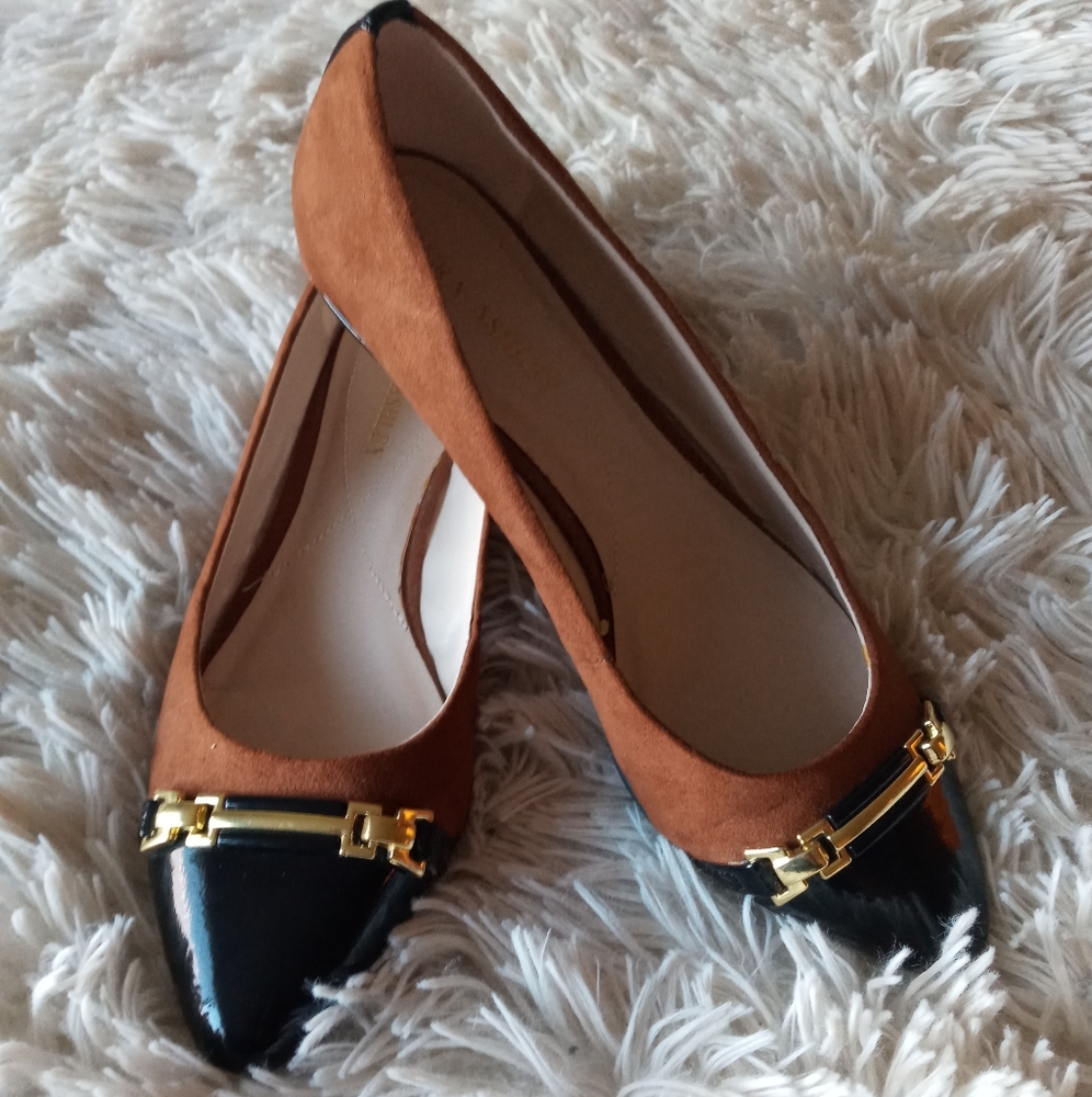 Laura Ashley 7M flats